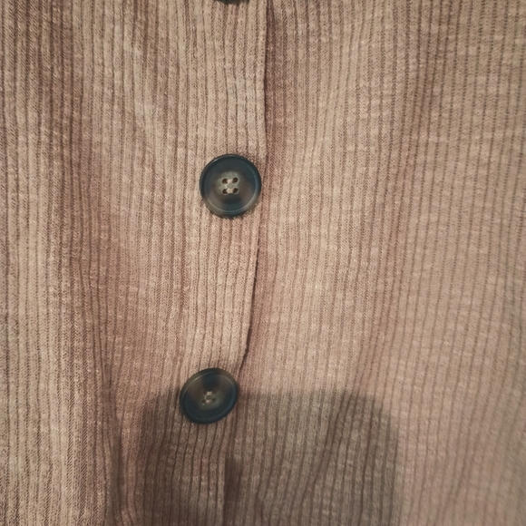 Tan Ribbed Button-Down Top - Picture 2 of 7